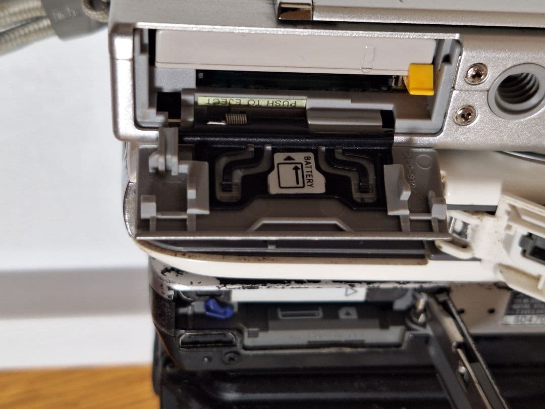 デジカメ多種4台まとめ売り完全故障品部品取りリペア専用❗使用不可