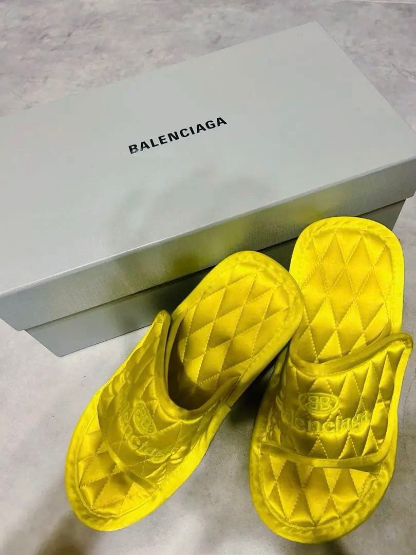 Balenciaga イエロー　キルティングミュール 箱付き
