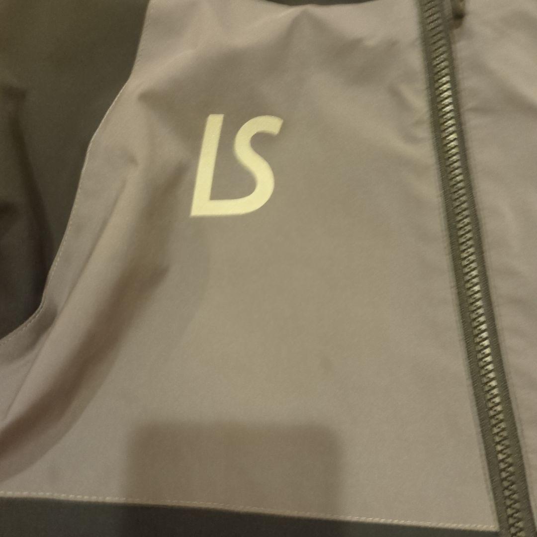 ルースイソンブピステ・ウィンドブレーカー Lサイズ