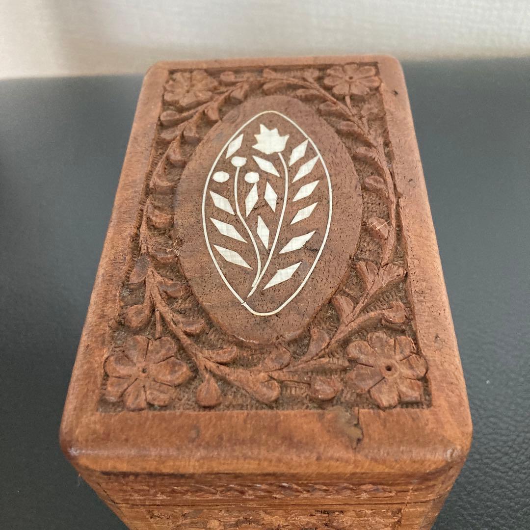木製彫刻箱　カードケース　アンティーク　ヴィンテージ