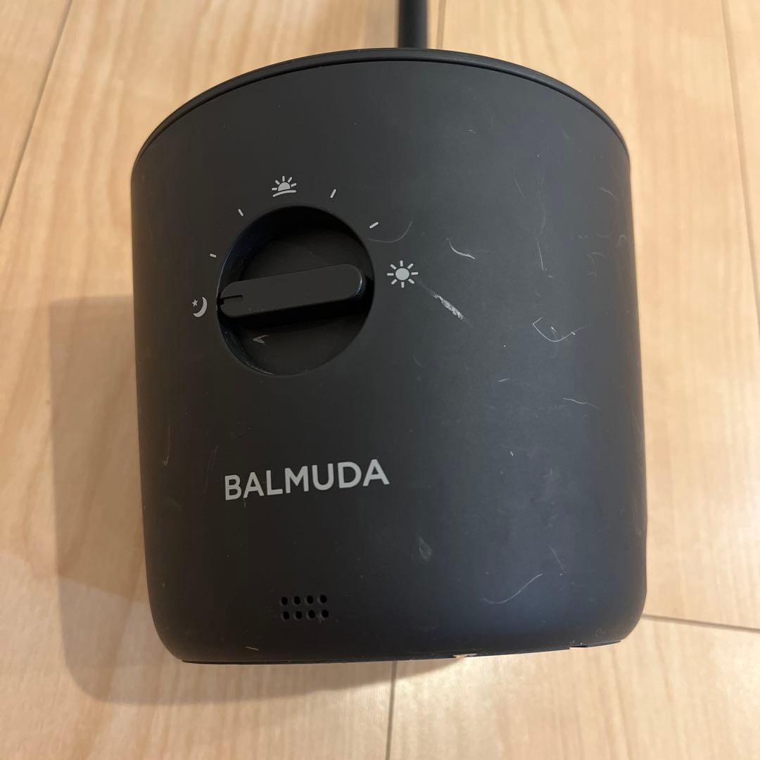 バルミューダ　デスクライト