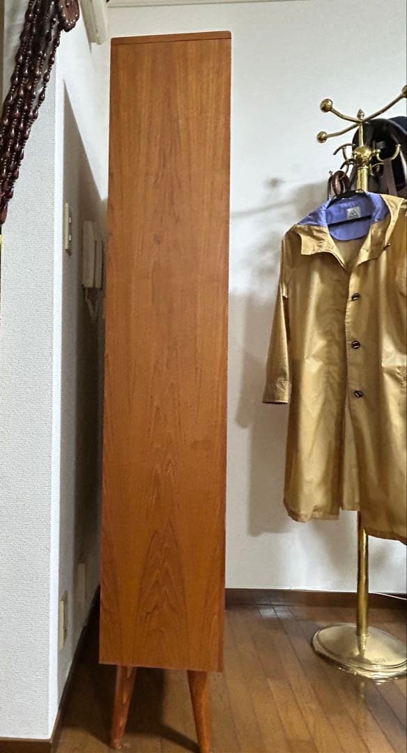 北欧　ミッドセンチュリーデザイン　食器棚　本棚　飾り棚