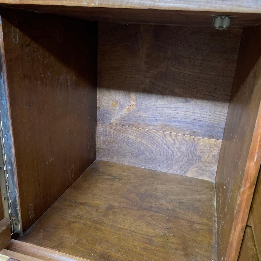 木彫り装飾のキャビネット　インドネシア　オーダーメイド