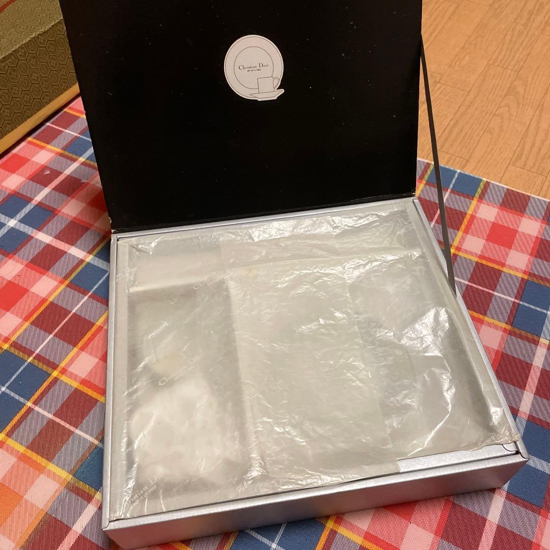クリスチャンディオール ミリラフォーレ カップソーサーセット&大皿2枚　新品
