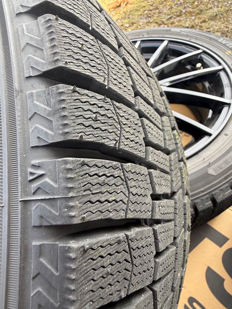 DUNLOP 225/50R18 スタッドレスタイヤホイールセット