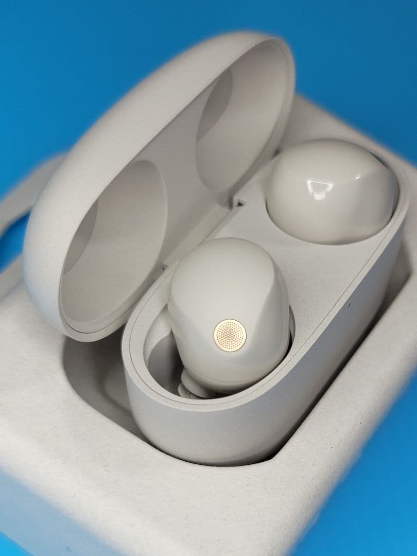 【美品】SONY WF-1000XM5（S）プラチナシルバー