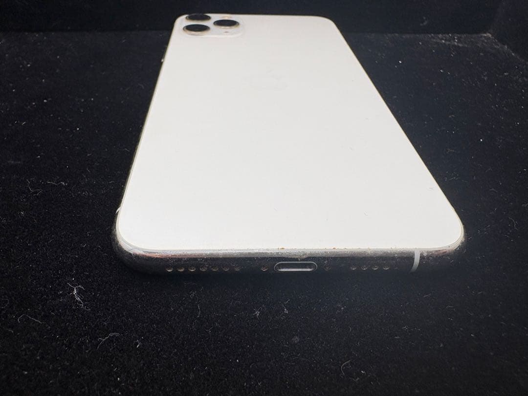 iPhone 11 Pro max 64GB シルバー　バッテリー残量76%