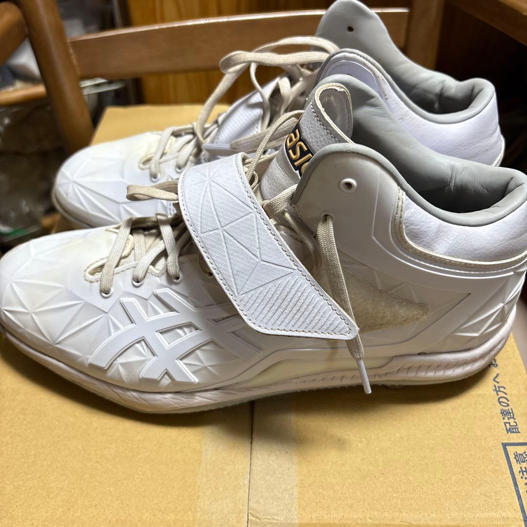 アシックス スパイクハイカット