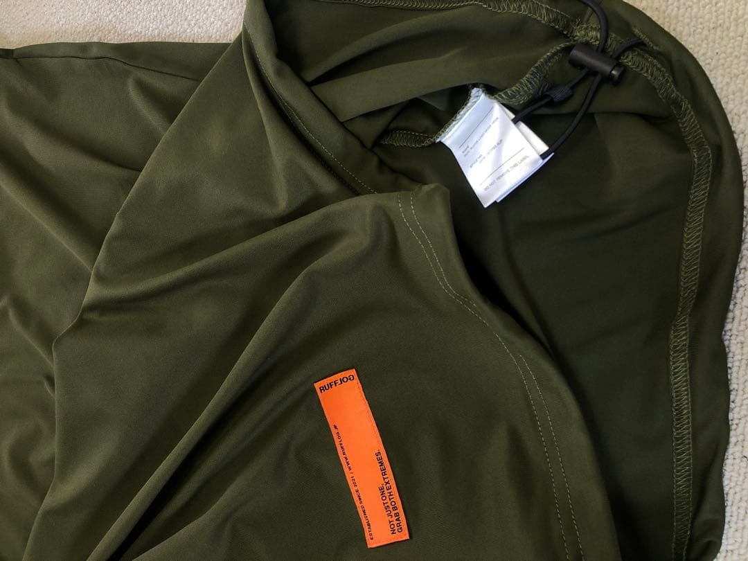 ラフロッグ　RUFFLOG MOCK NECK KHAKIサイズXL