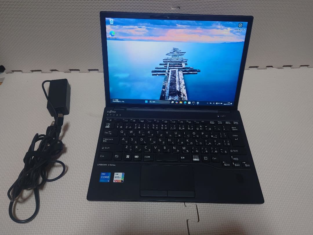 富士通Lifebook U9313/N i5-1345U最新770g超軽量PC①