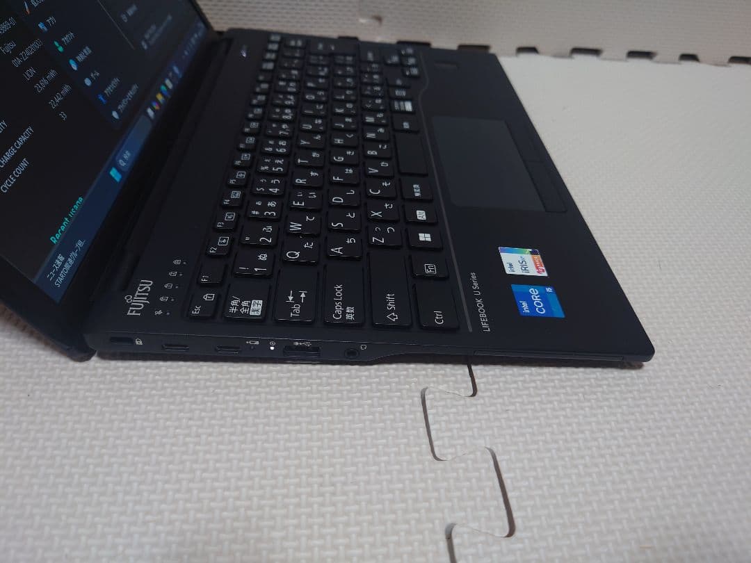 富士通Lifebook U9313/N i5-1345U最新770g超軽量PC①