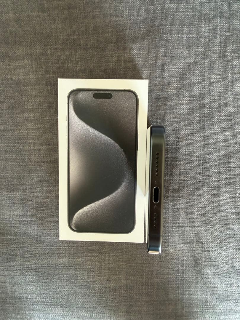 【本体】iPhone15promax256GB ブラックチタニウム