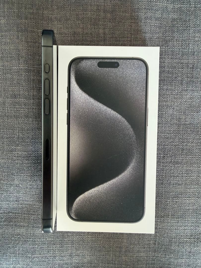 【本体】iPhone15promax256GB ブラックチタニウム