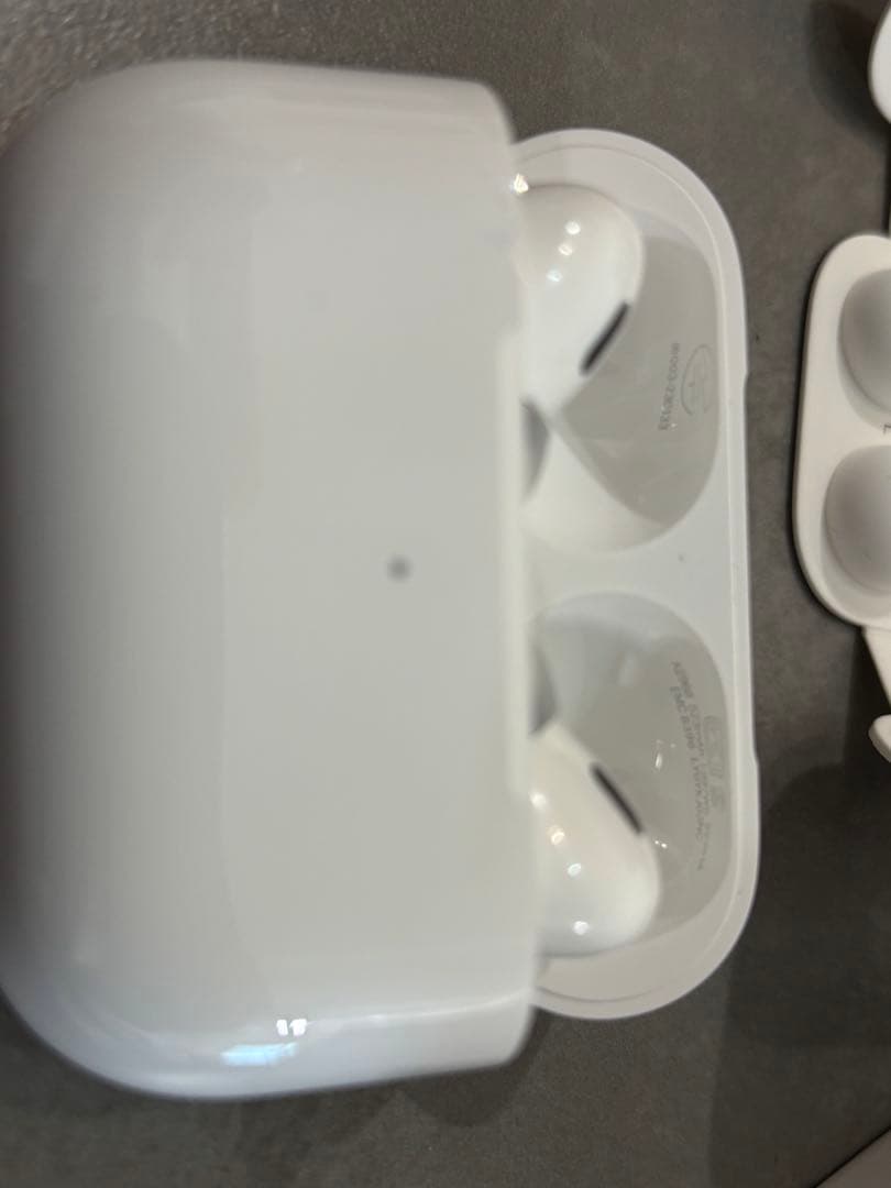 【純正品ほぼ新品】AirPods Pro2 AppleCare＋付