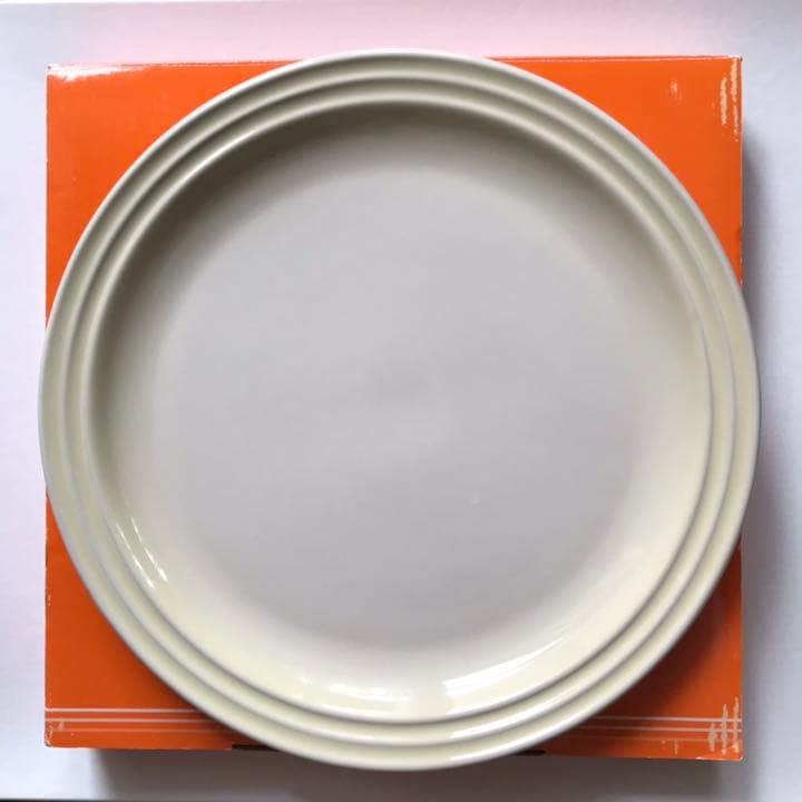 【新品未使用】ルクルーゼ　デューン ラウンドプレートなど4点セット