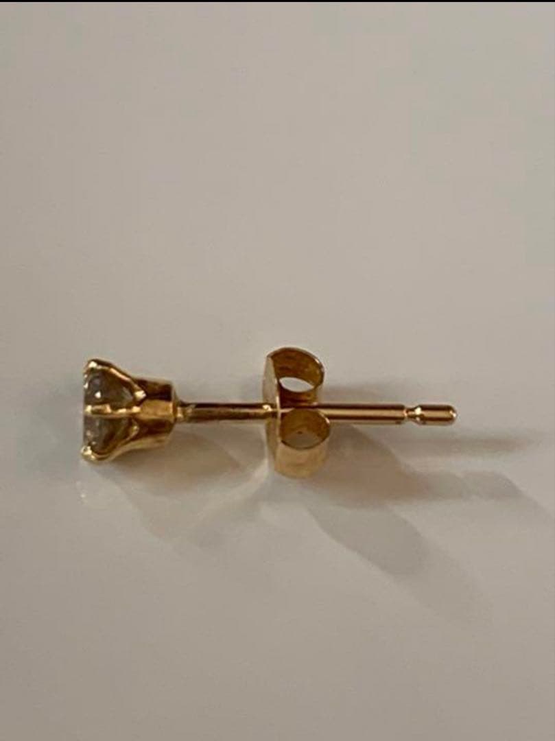 レイジースーザン k18yg 金　一粒ダイヤモンド　ソリティアソリテール　ピアス