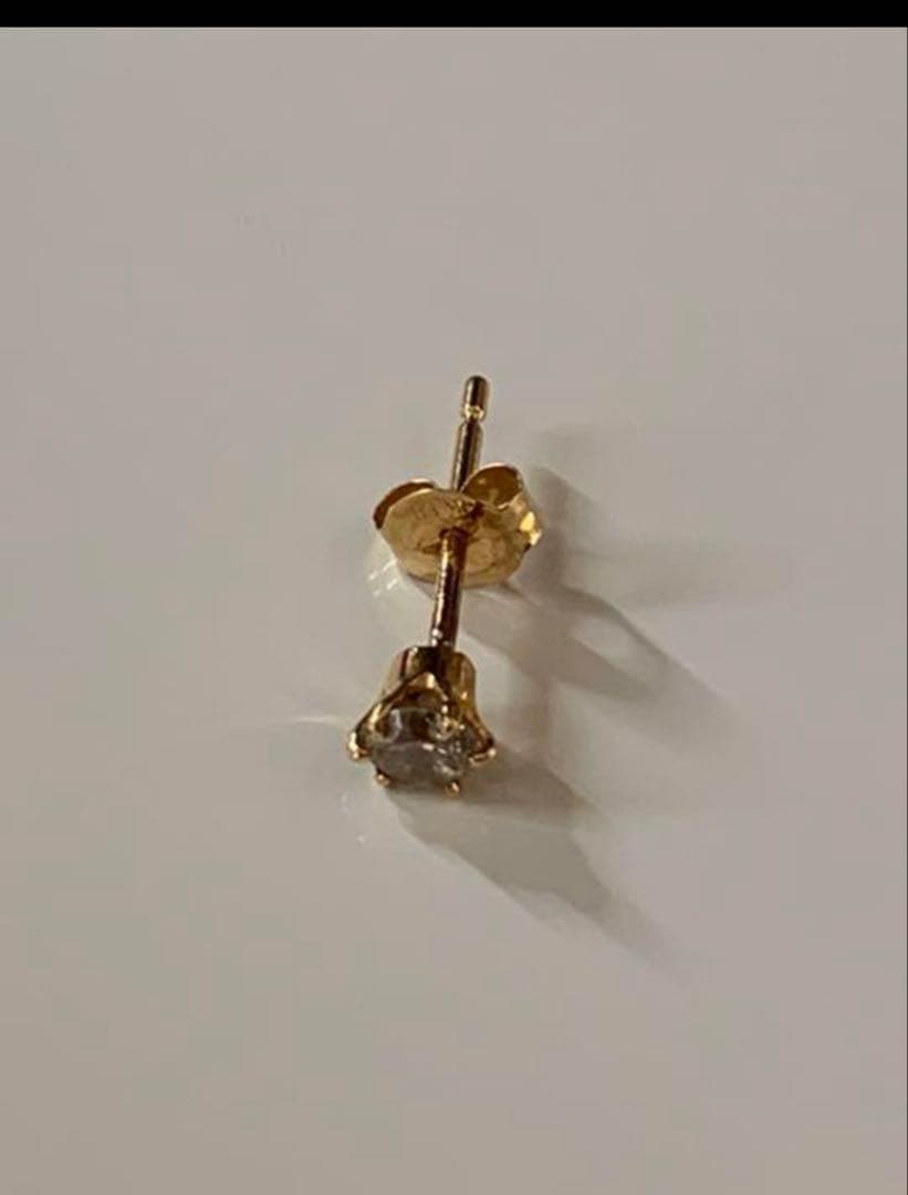 レイジースーザン k18yg 金　一粒ダイヤモンド　ソリティアソリテール　ピアス