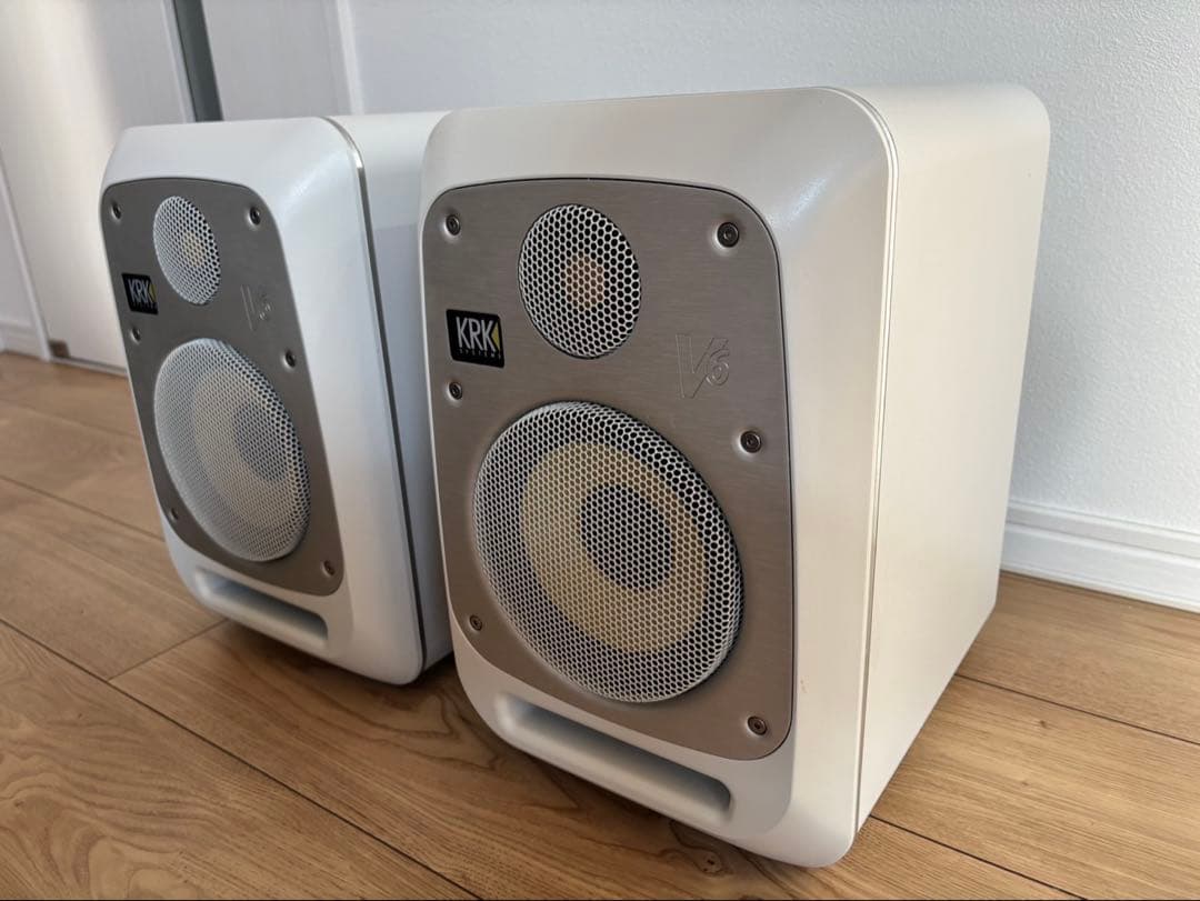 KRK/モニタースピーカー　V6S4 353mm ホワイト アンプ内蔵