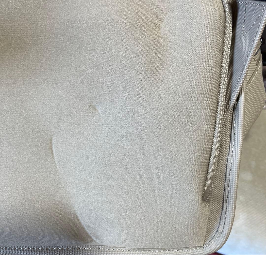 【未使用品】Lacosteメッセンジャーバッグ