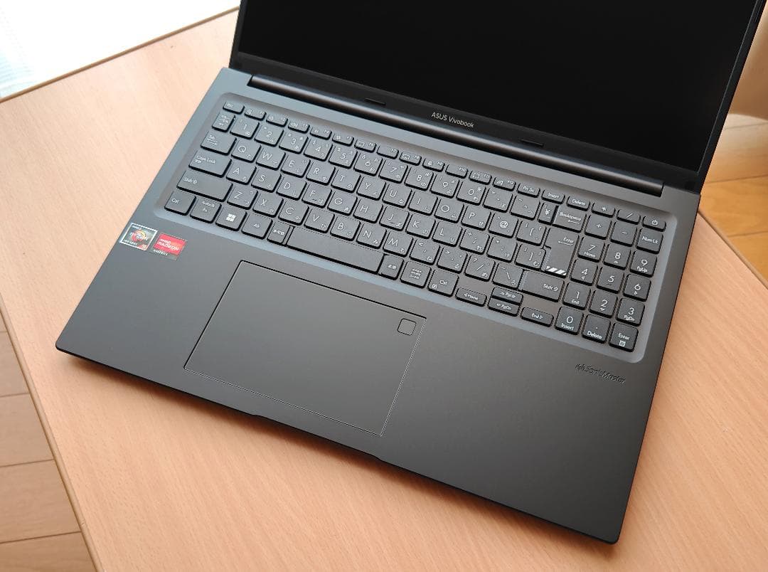 Asus Vivobook 2025年製