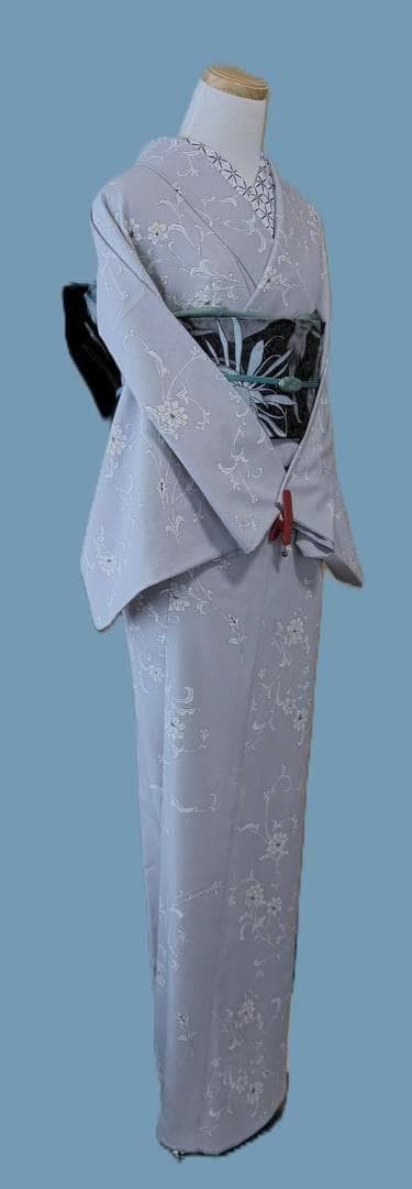 着物12　くるり　東レシルック　唐草紋様袷着物　グレー　身丈１６５裄丈６７cm