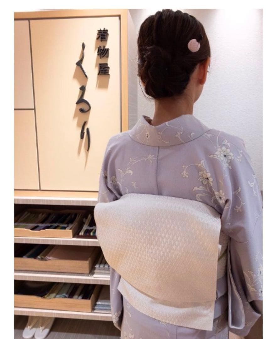 着物12　くるり　東レシルック　唐草紋様袷着物　グレー　身丈１６５裄丈６７cm