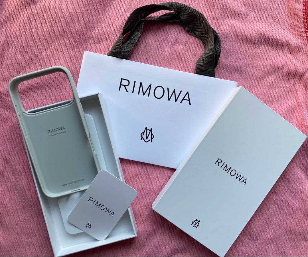 RIMOWA iPhone17pro ケース シルバー 完売品