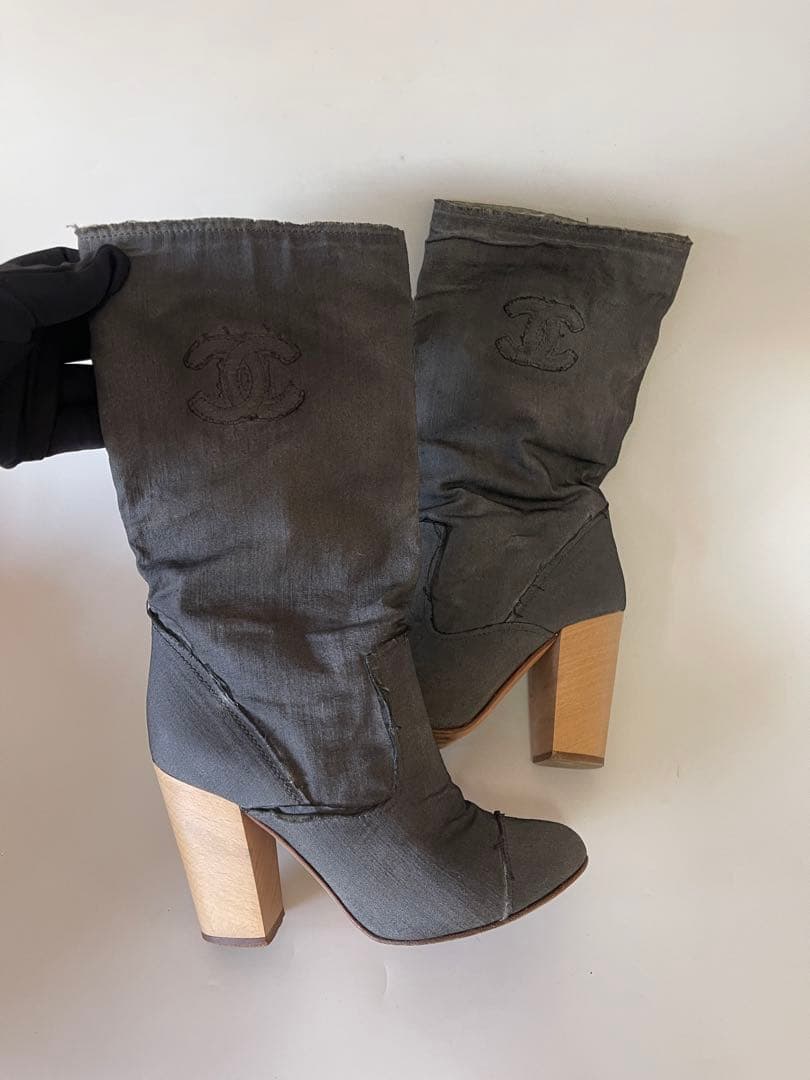 CHANEL グレー ロングブーツ
