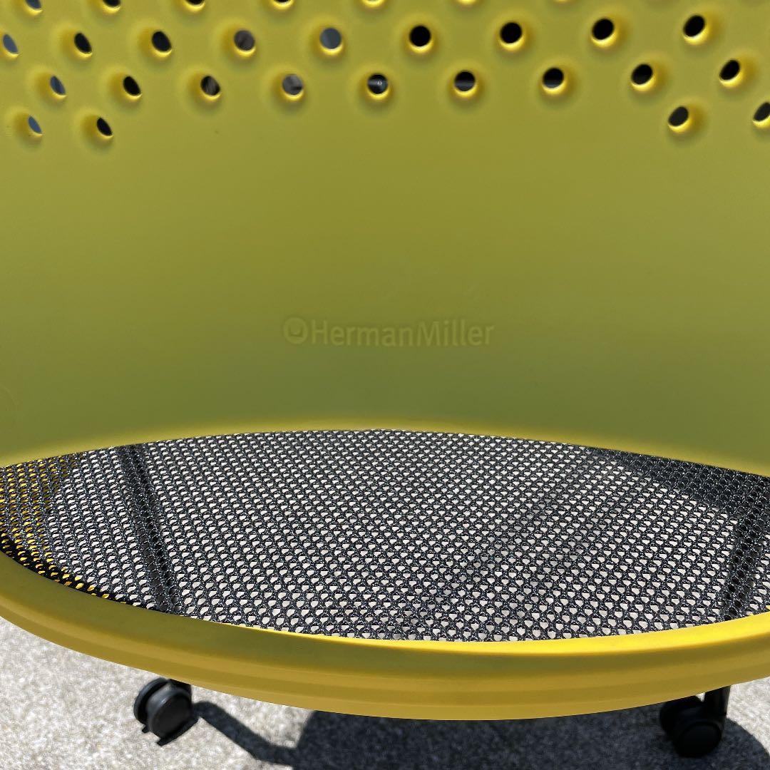 ハーマンミラー　② スタッキングチェア　ケイパーチェア