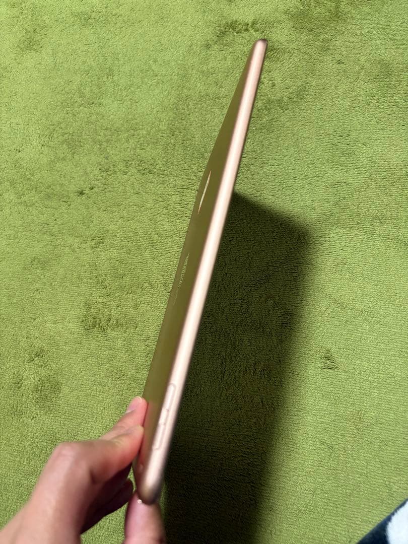 ipad第6世代 32GB wifi版 ゴールド バッテリー84% 長持ち