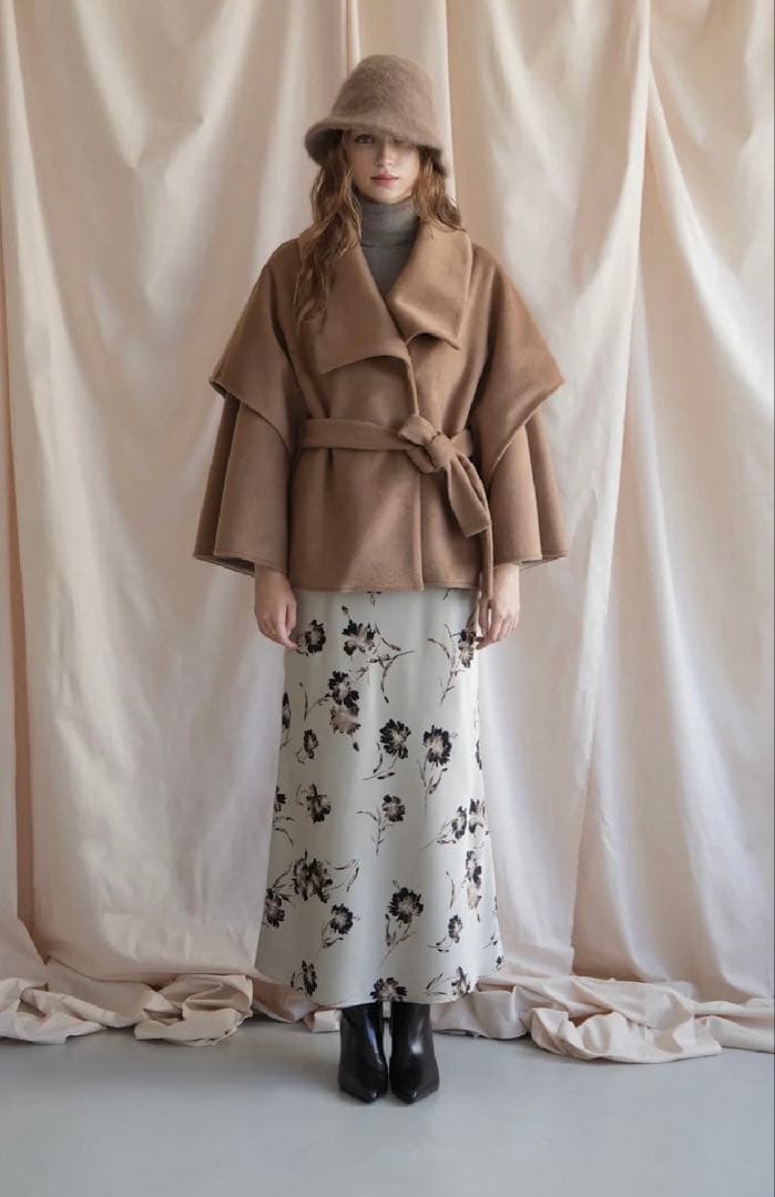 ジャケット・アウター Acka. flare cape coat