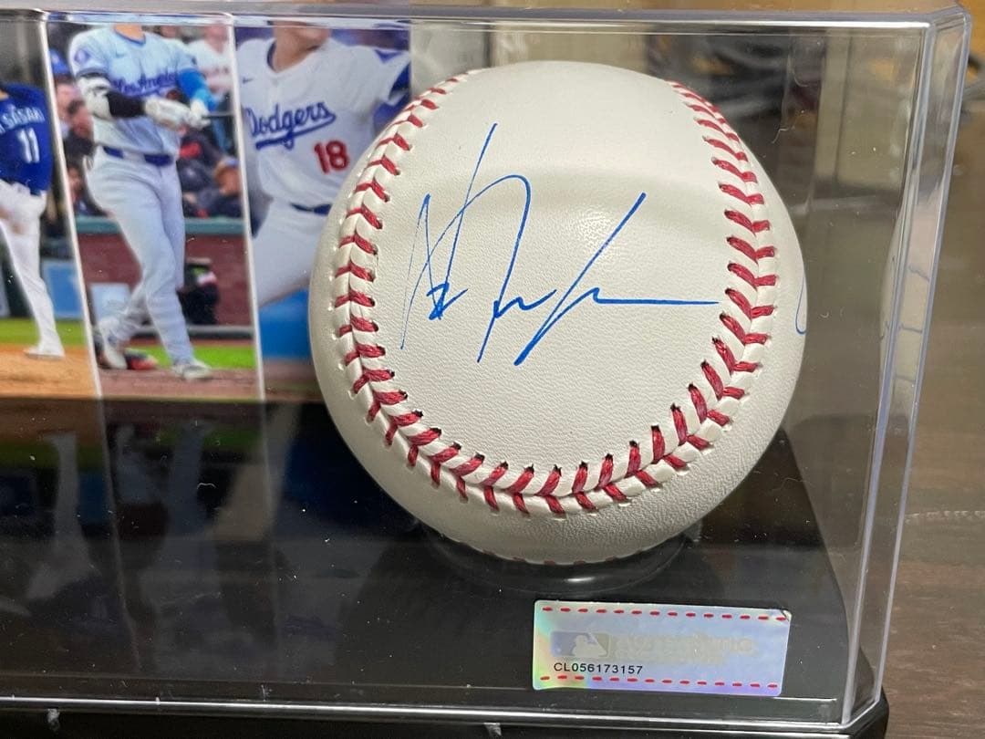 大谷翔平、山本由伸、佐々木朗希　トリプル直筆サインボール　ケース入り