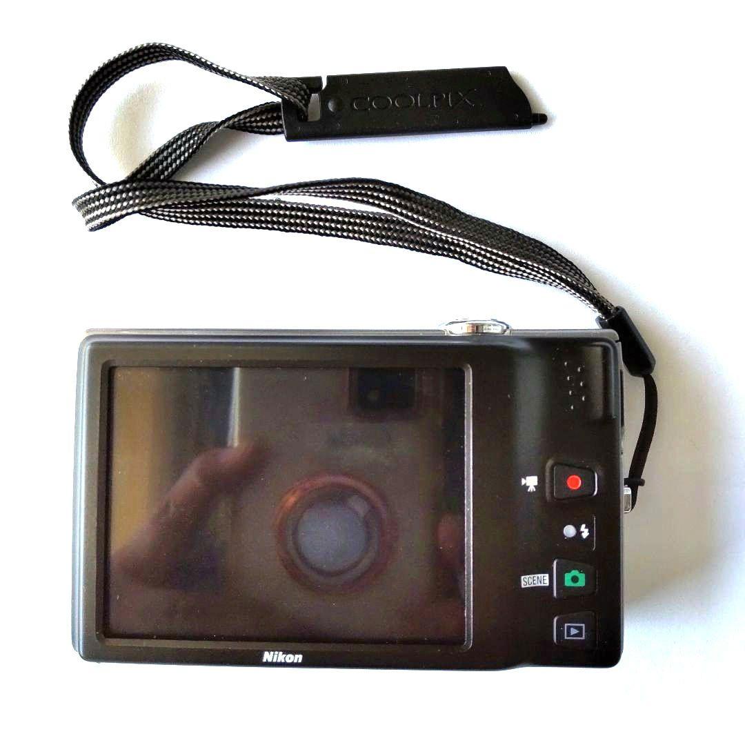 Nikon COOLPIX S6100 シャンパンシルバー(箱、付属品あり)