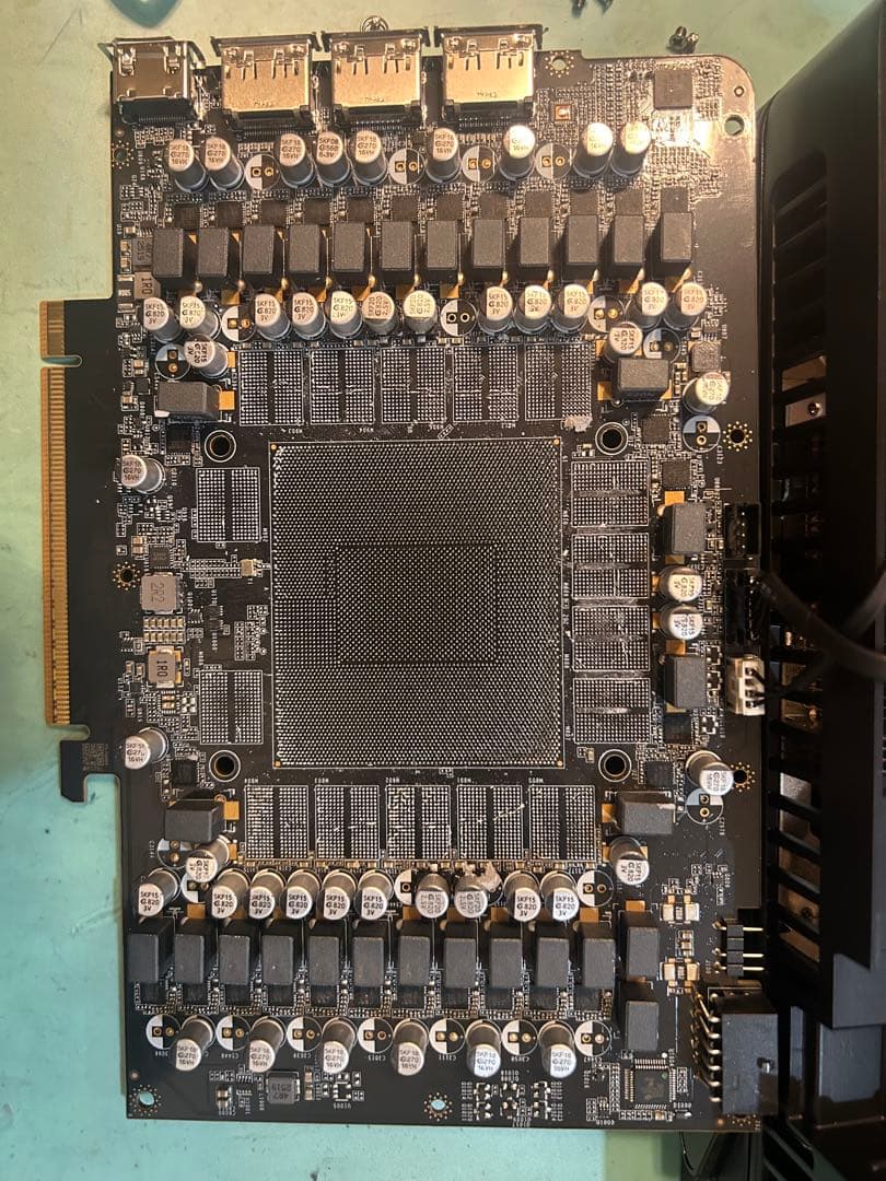 そ*う様 ハリボテ GeForce RTX 5090