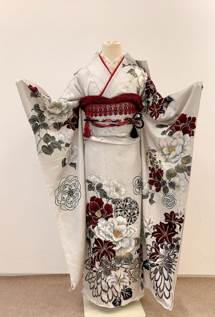 白地　上品な梅と菊の古典振袖フルセット