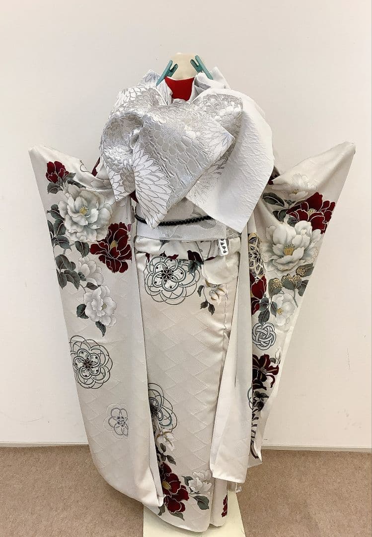 白地　上品な梅と菊の古典振袖フルセット