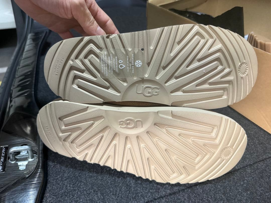 UGG ムートンブーツ 防水　ベージュ