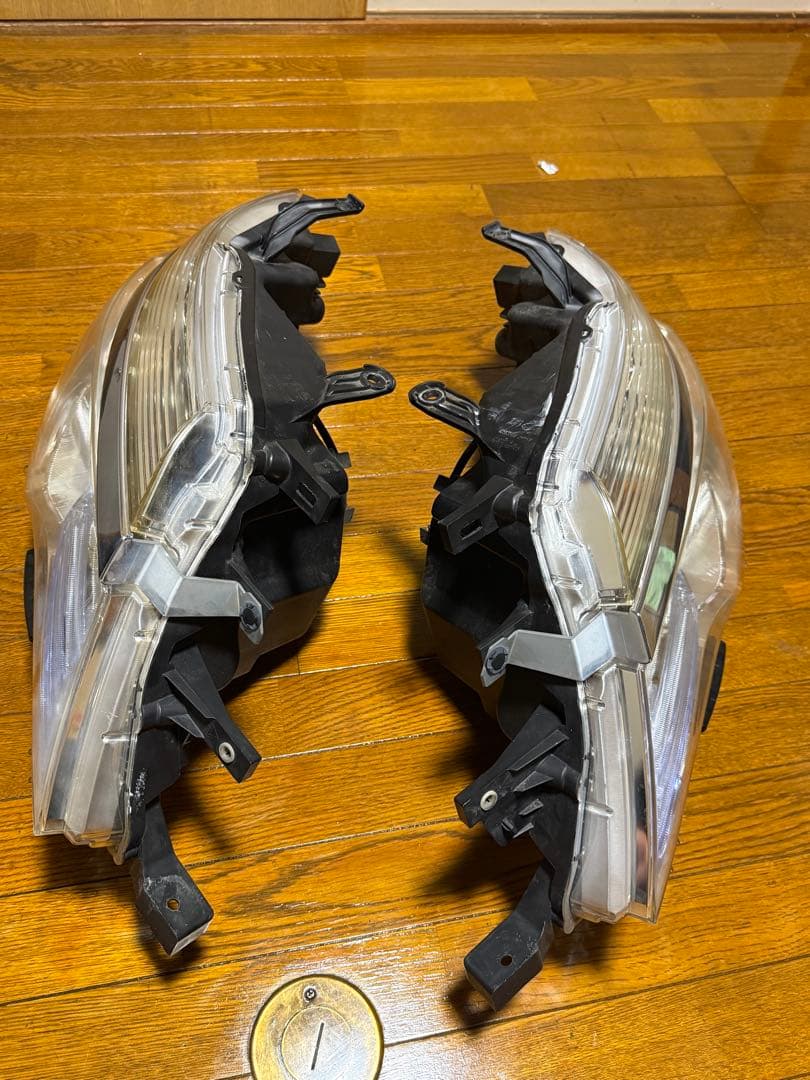 Nissan セレナC26 ヘッドライト　後期