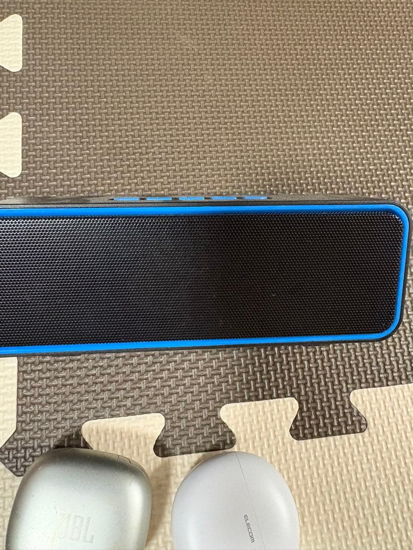 iPad本体とJBLスピーカー、イヤフォンセット