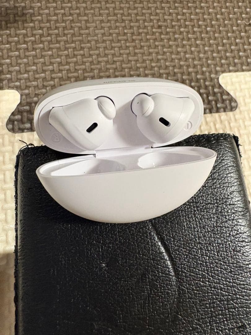 iPad本体とJBLスピーカー、イヤフォンセット