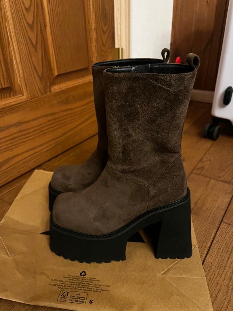 ブラウン M ボリューム チャンキーソール ミドルブーツ SLY