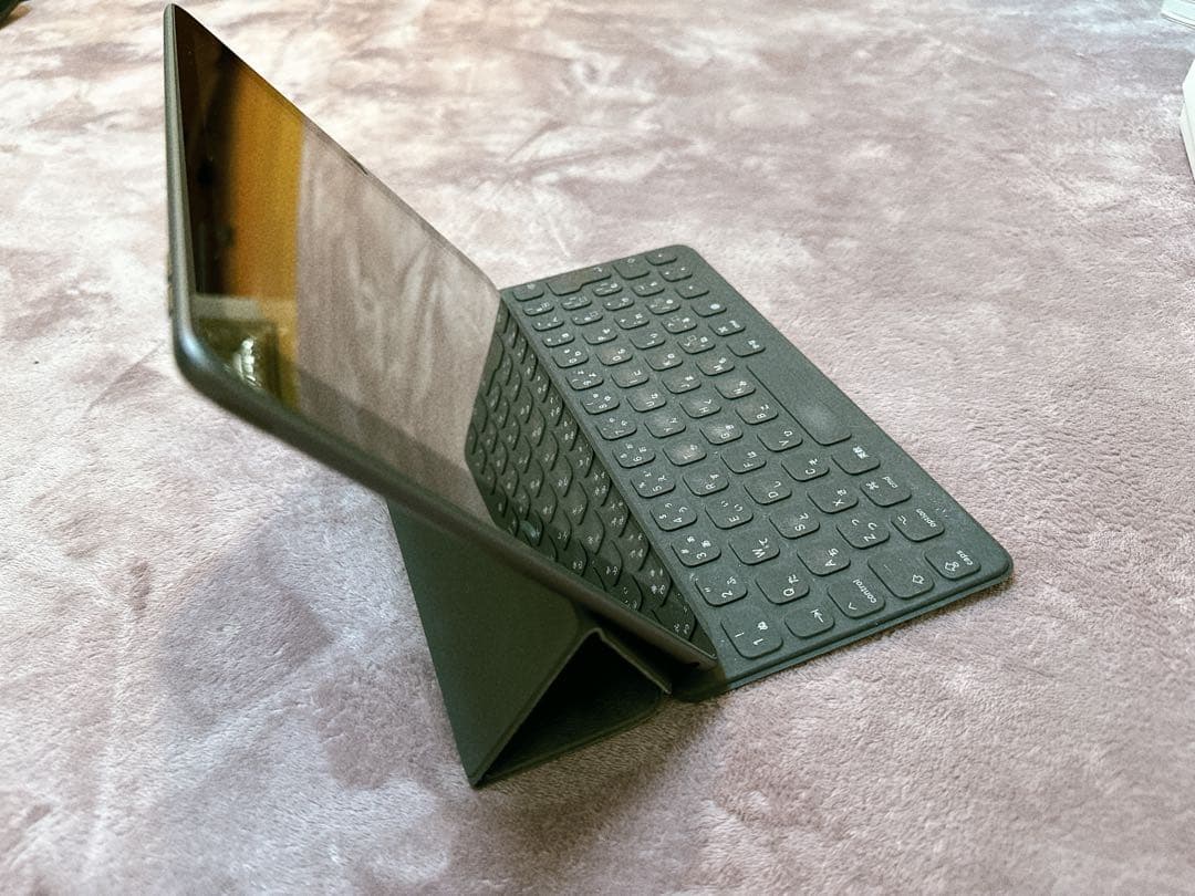 【美品】iPad 第7世代＋Magic Keyboardバッテリー100%