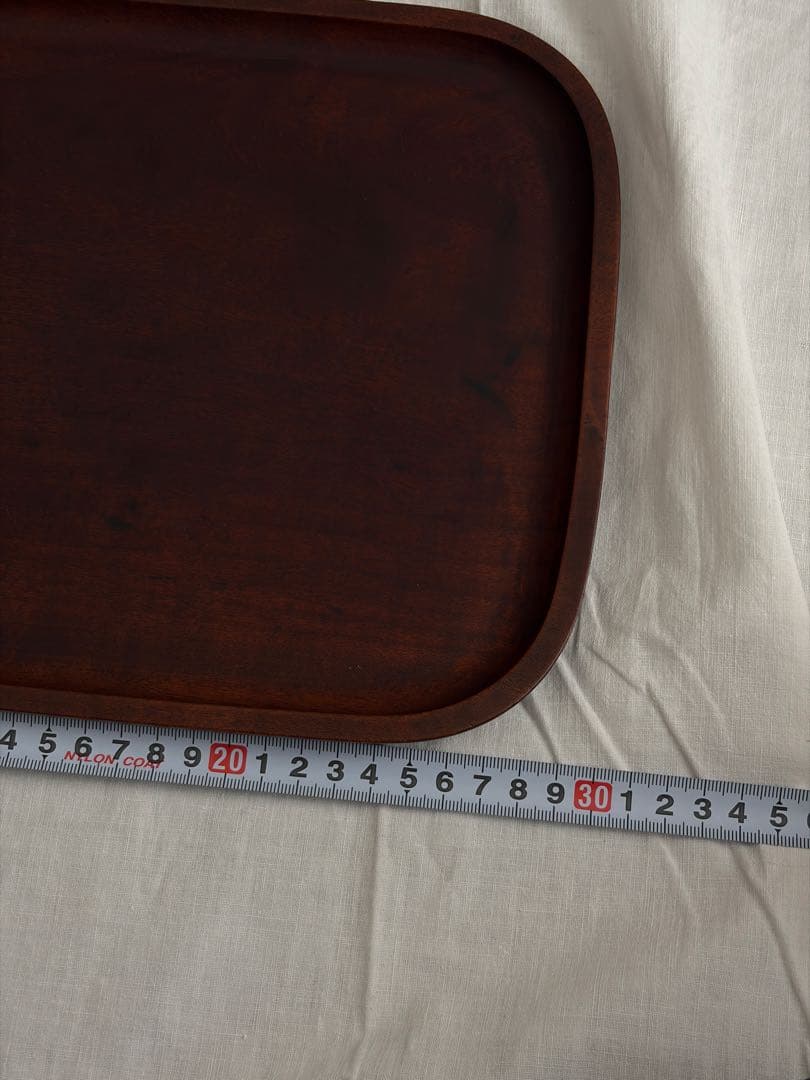 いい木味の木地盆 木製 角盆 膳 お盆 無垢材 桜文様彫刻 古道具 古民具 酒器