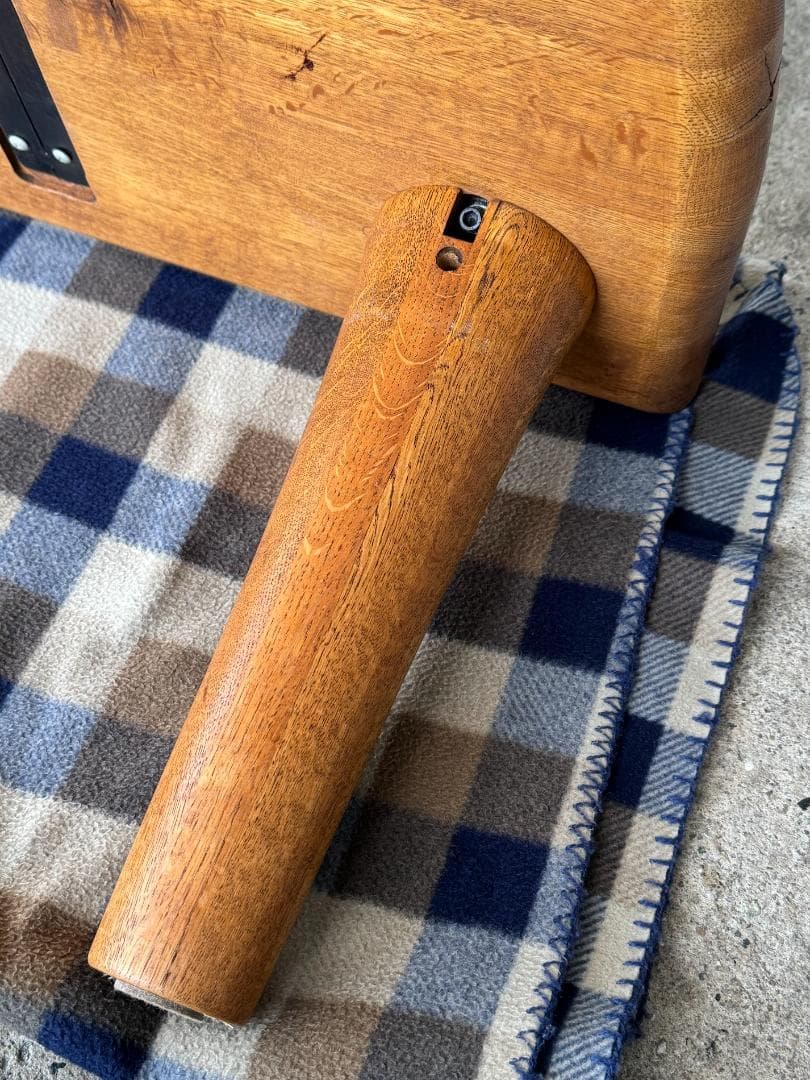 半円形リビングテーブル　３本脚　オーク無垢材　オイルメンテナンス済み