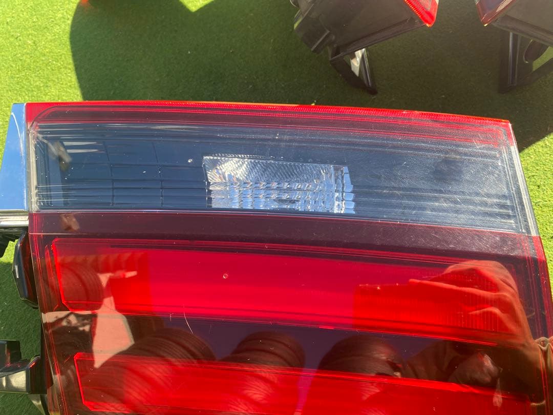 トヨタ　30アルファード　純正　前期　テールライト　テールランプ