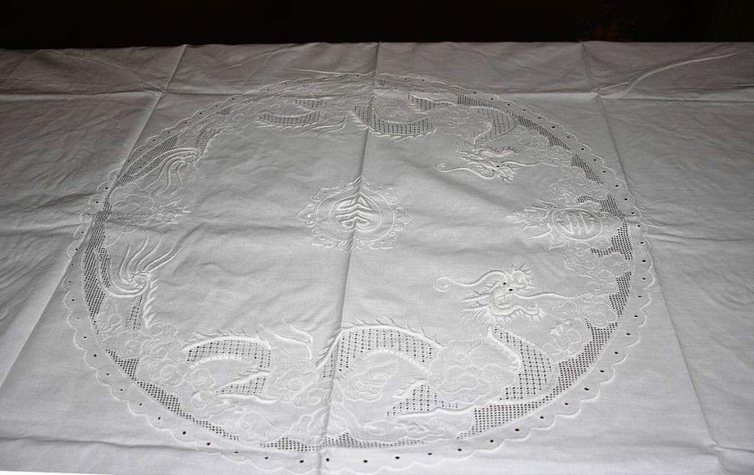 ベトナム製 ドラゴンデザイン刺繍ラウンドテーブルクロス ナフキンセット 送料込