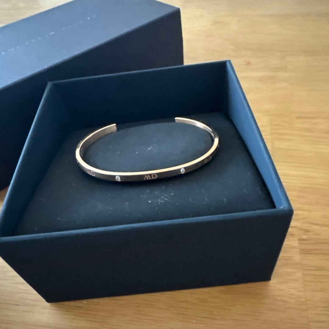 ほぼ新品！DANIEL WELLINGTON 時計バングル セット