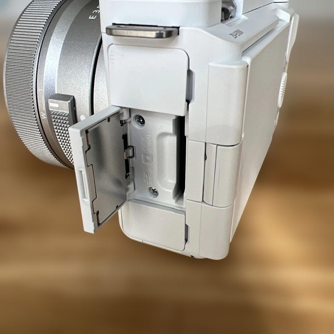 SONY VLOGCAM ZV-E10 II ズームレンズキット（ホワイト）