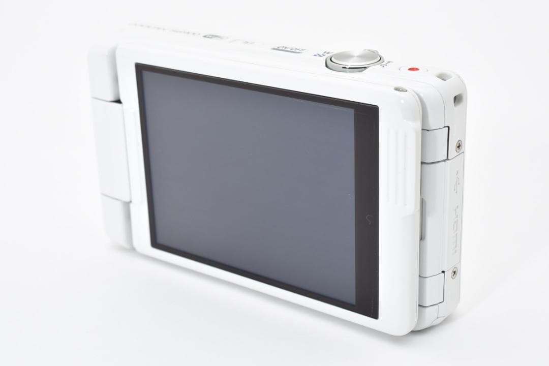お値下げ歓迎・美品 Nikon COOLPIX S6900 ホワイト 1574
