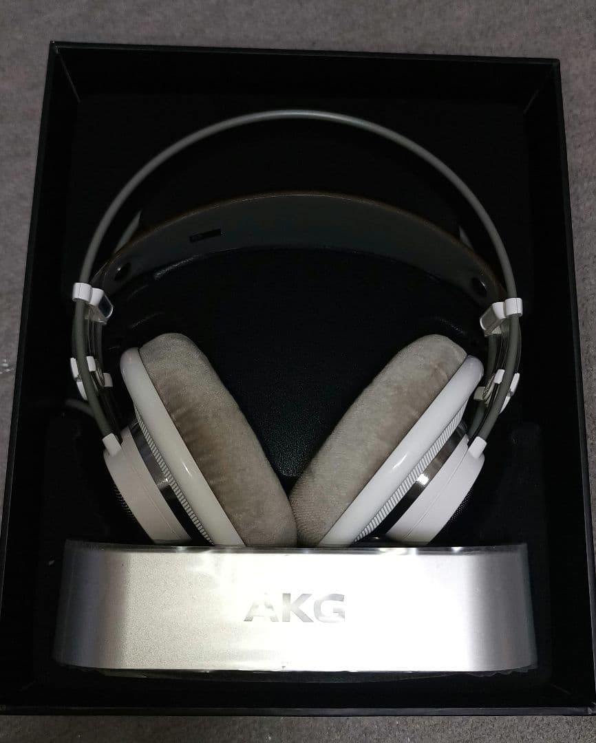 AKG K701 解放型ヘッドホン